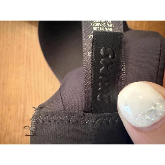 Skims Black Underwire Bra with Adjustable Straps - Picture 3 of 5